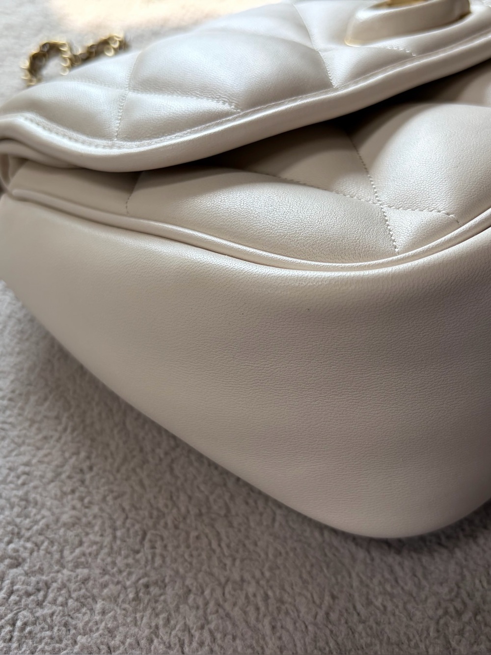 Coach Pillow Madison - Picture 5 of 13